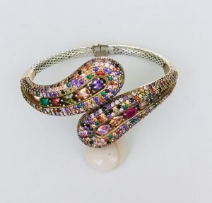 gemstone bracelet made of silver material