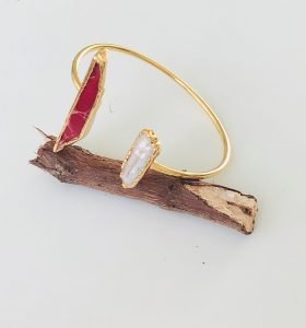 single bracelet made of real pearl stone