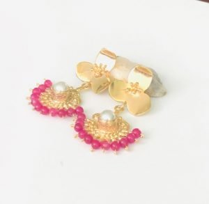 natural-agate-stone-earrings with pearl stone