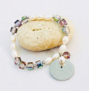 fresh water bracelet with putting different stones