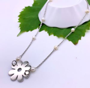 freshwater necklace with a chain