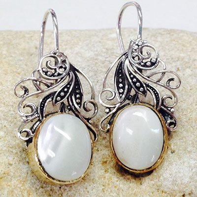 Sterling Silver Earring with Mother of Pearl